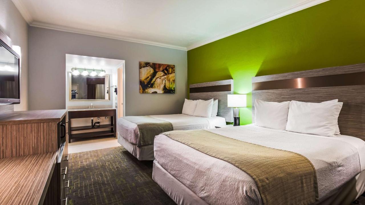 Best Western Innsuites Phoenix Hotel & Suites Exterior foto
