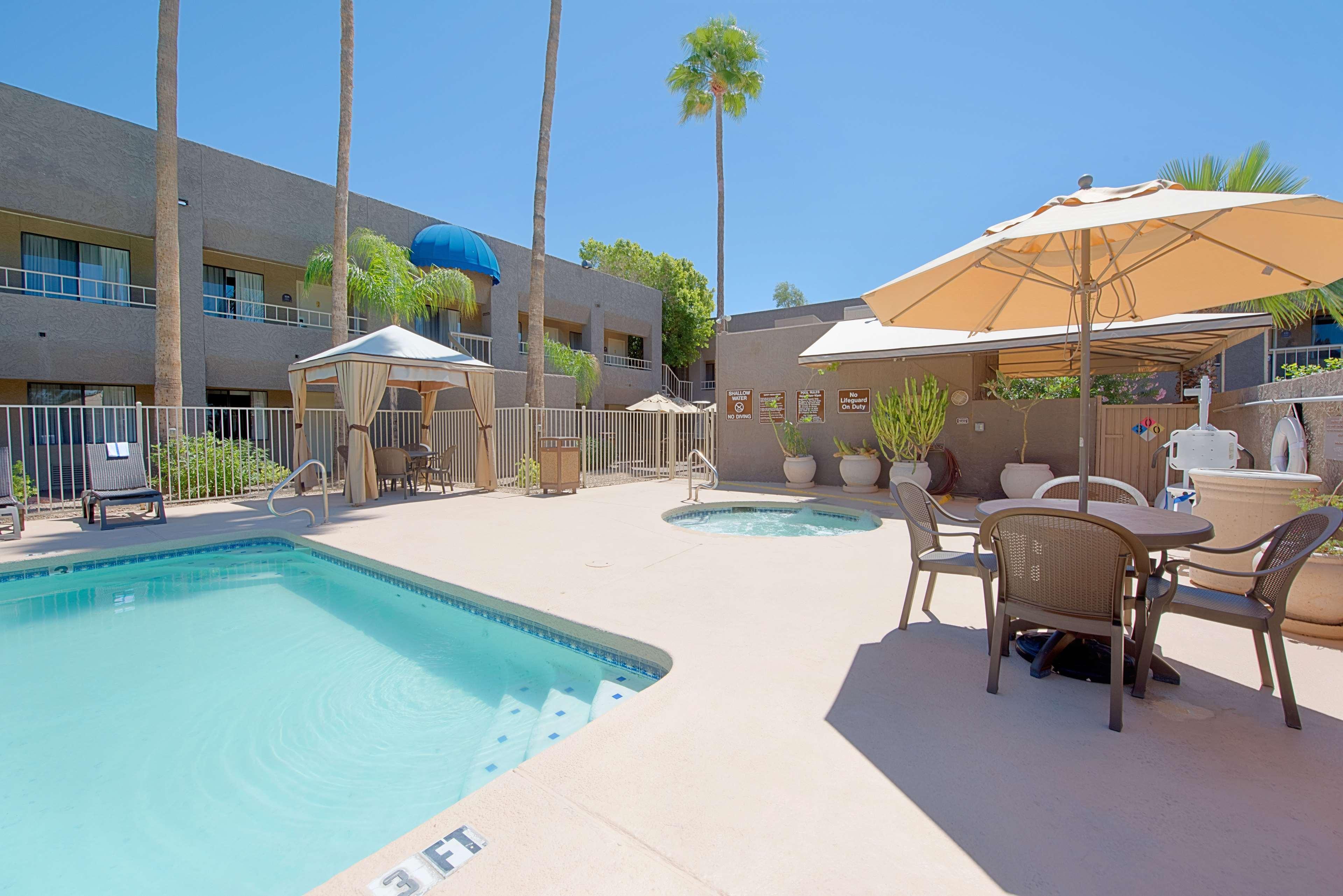 Best Western Innsuites Phoenix Hotel & Suites Exterior foto