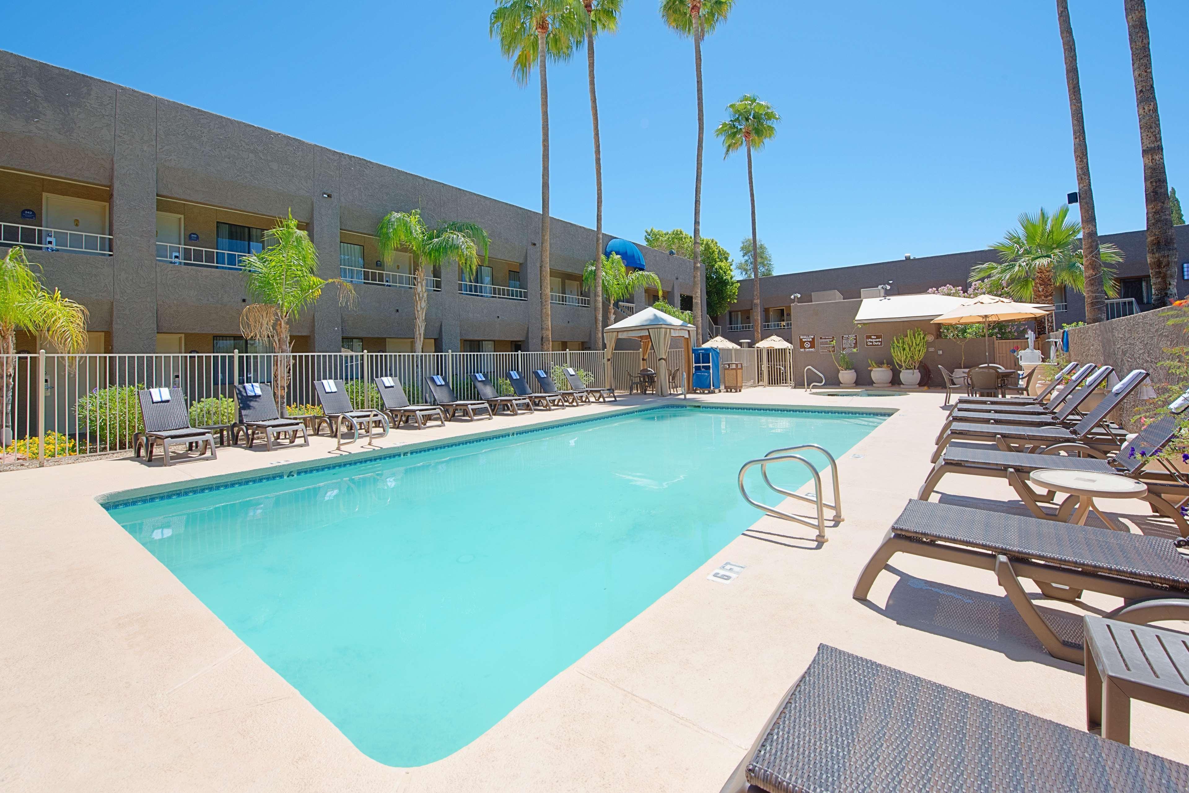 Best Western Innsuites Phoenix Hotel & Suites Exterior foto