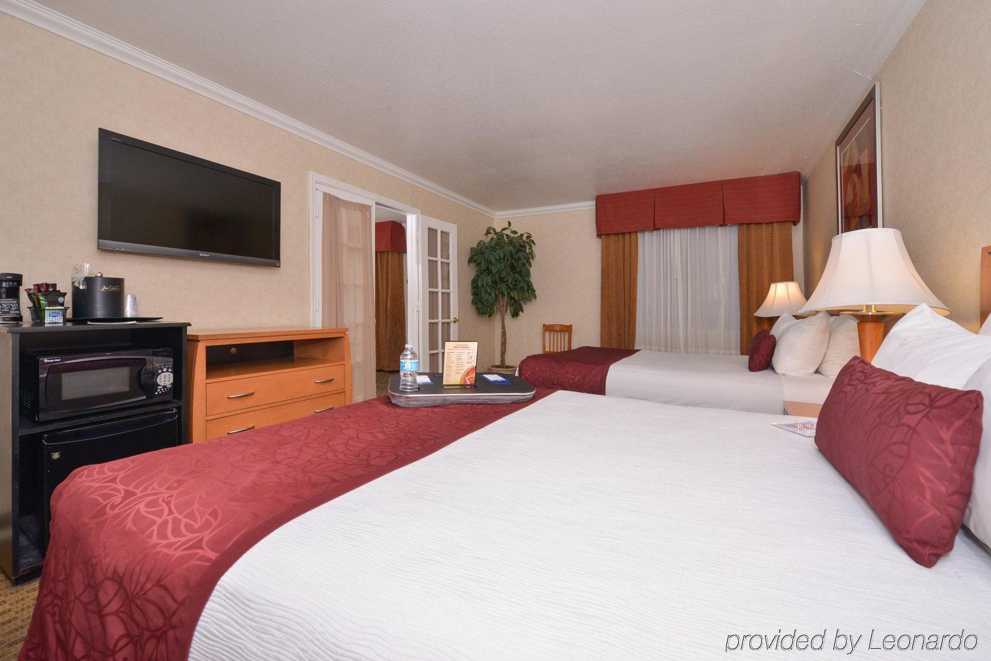 Best Western Innsuites Phoenix Hotel & Suites Exterior foto