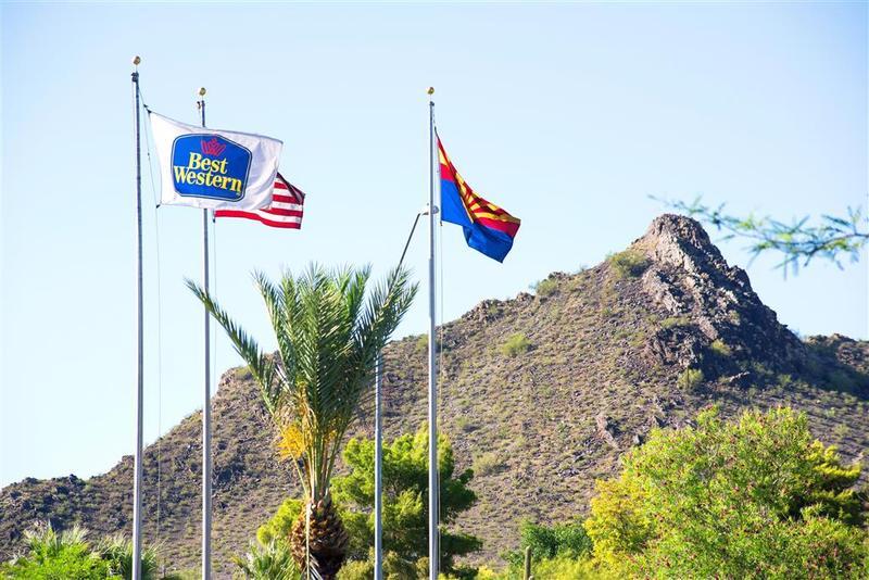 Best Western Innsuites Phoenix Hotel & Suites Exterior foto
