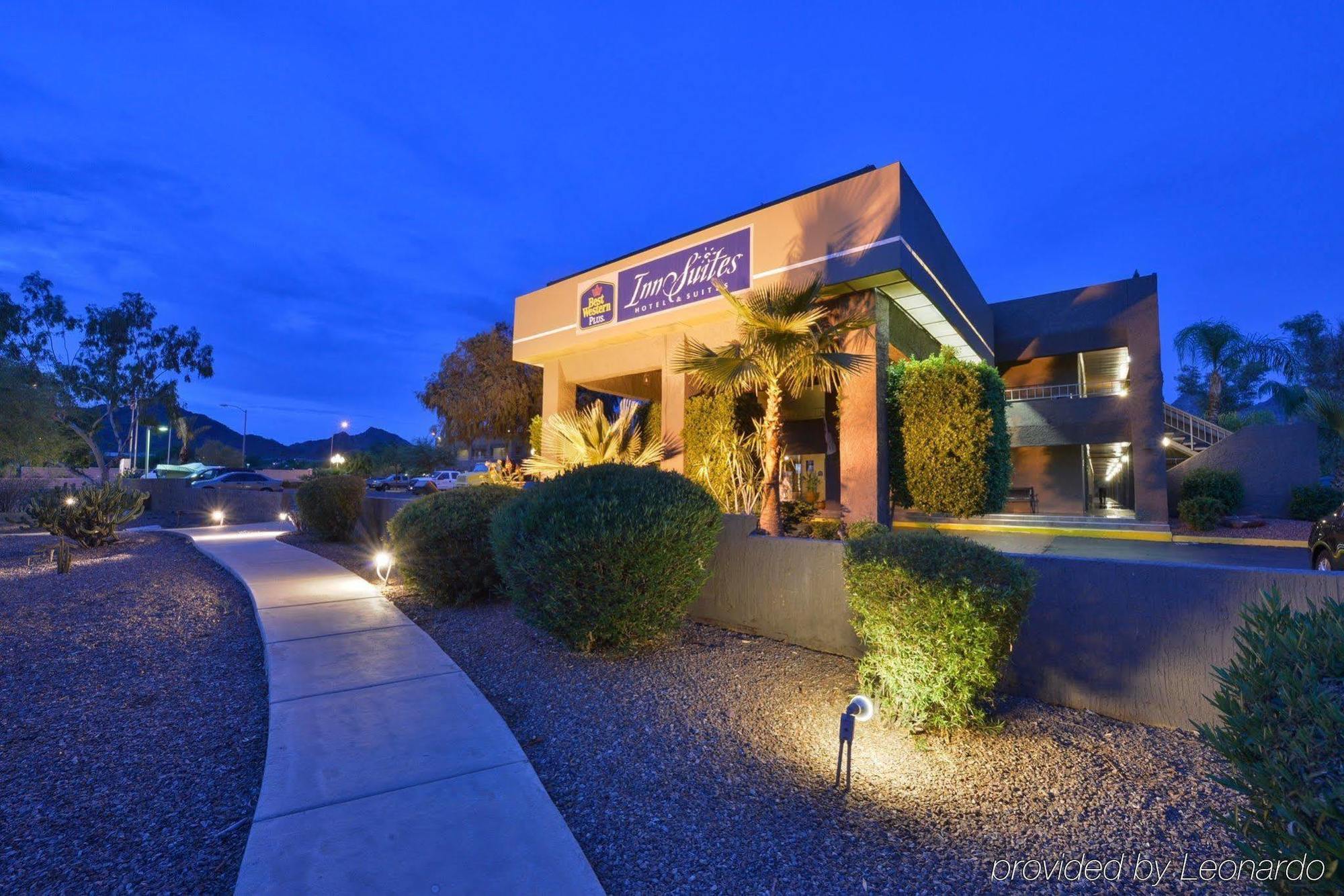 Best Western Innsuites Phoenix Hotel & Suites Exterior foto