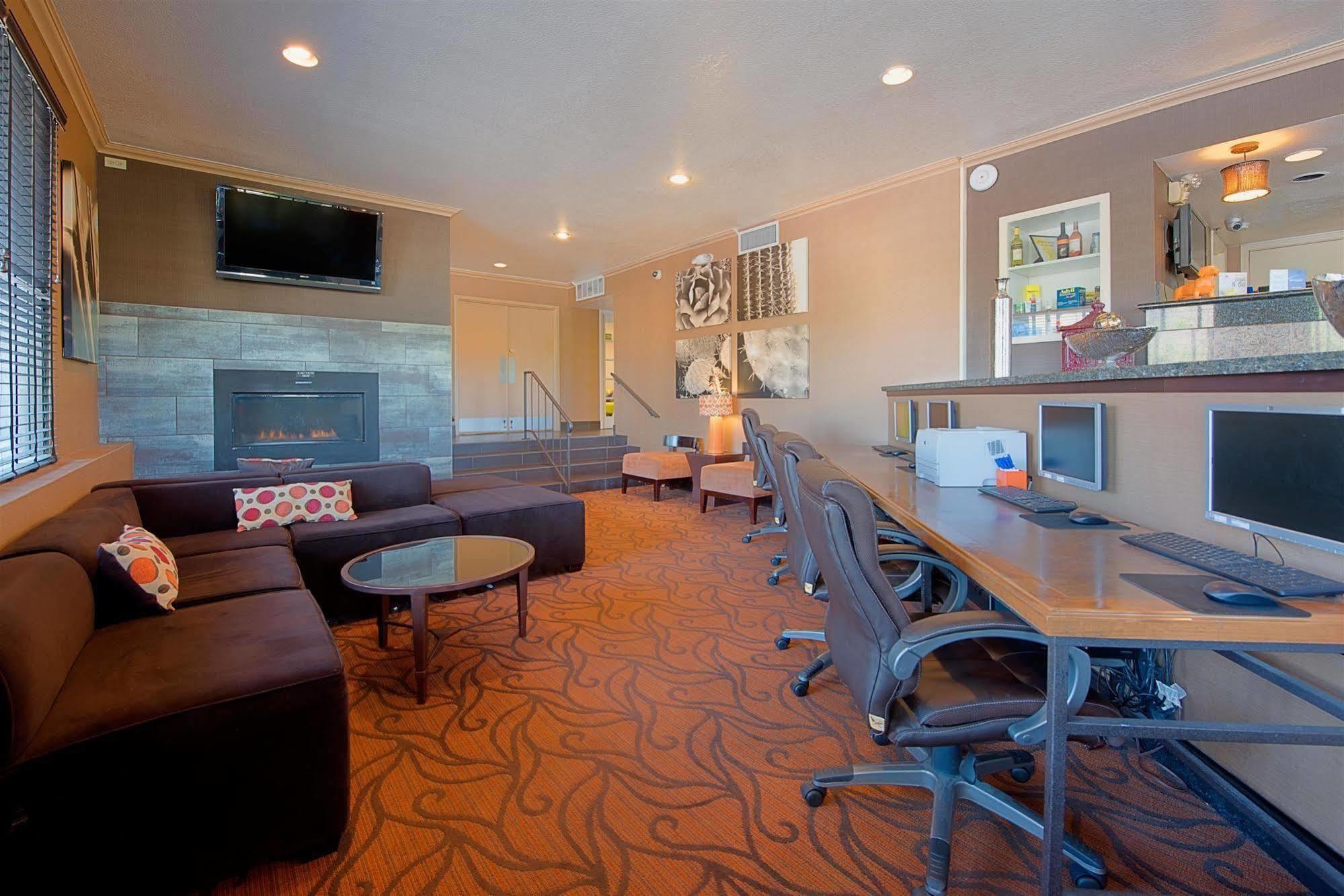 Best Western Innsuites Phoenix Hotel & Suites Exterior foto