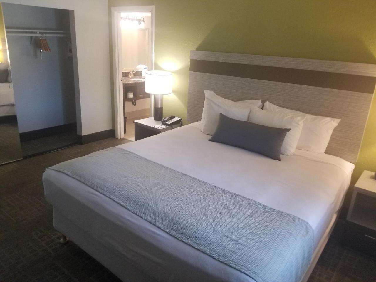 Best Western Innsuites Phoenix Hotel & Suites Exterior foto