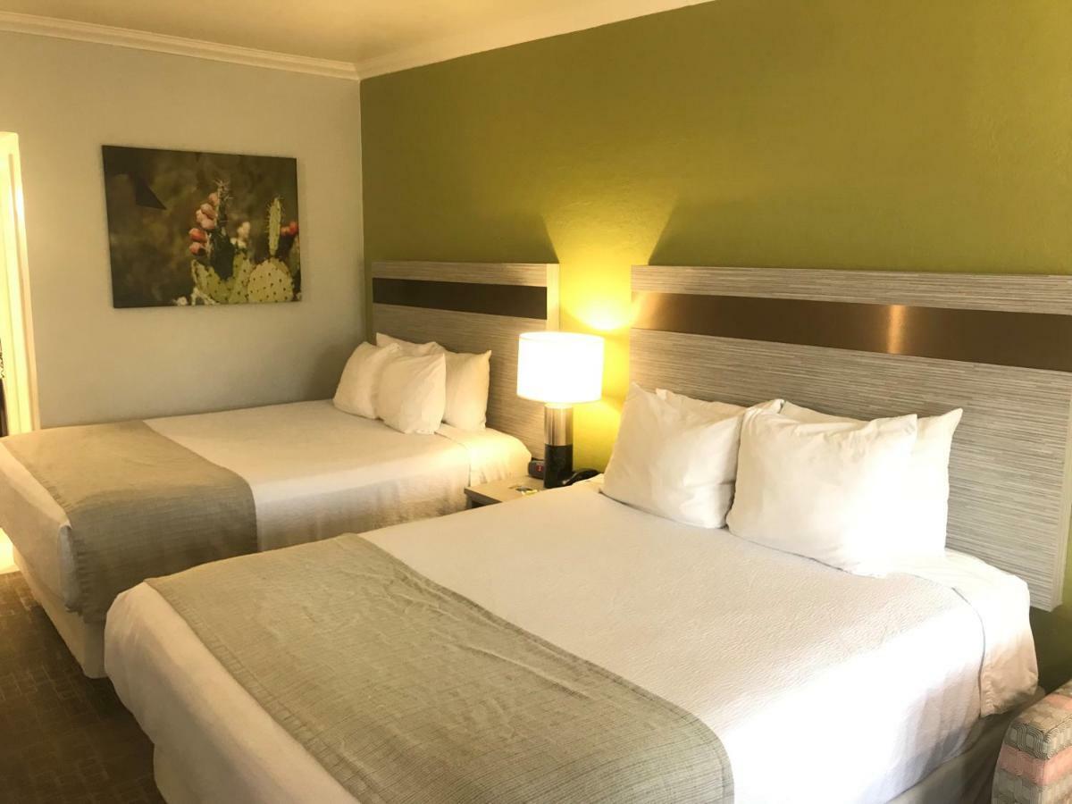 Best Western Innsuites Phoenix Hotel & Suites Exterior foto