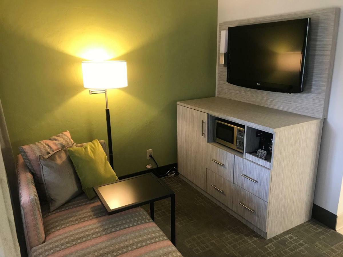 Best Western Innsuites Phoenix Hotel & Suites Exterior foto